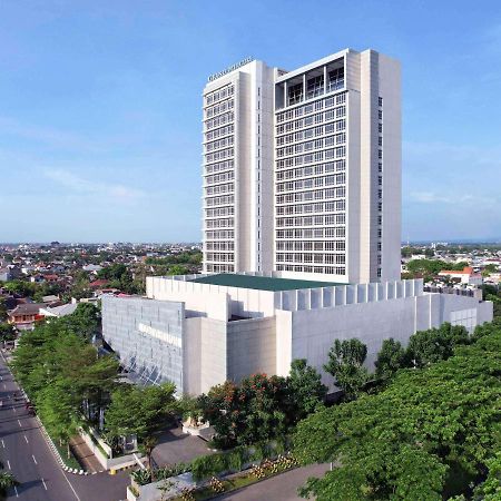 Grand Mercure Solo Baru Esterno foto
