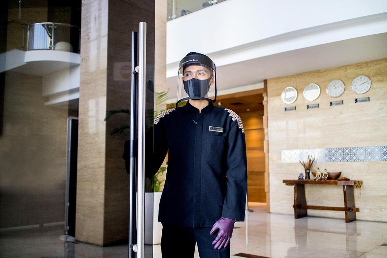 Grand Mercure Solo Baru Esterno foto