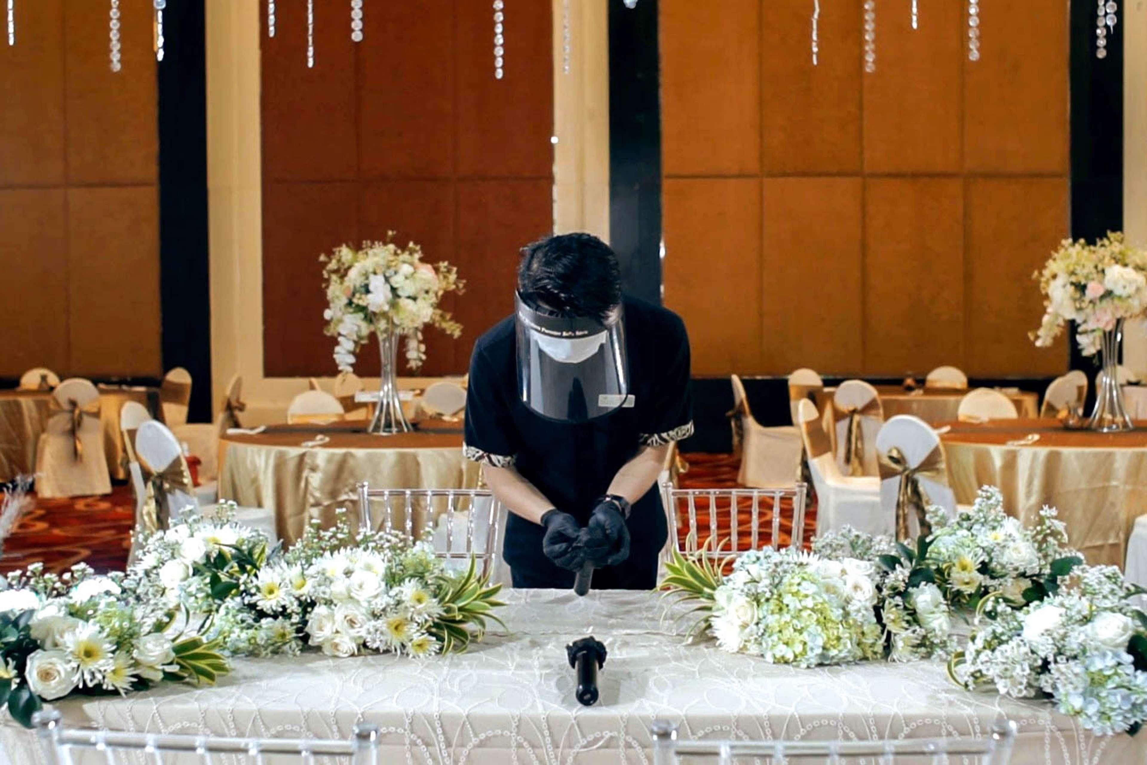 Grand Mercure Solo Baru Esterno foto