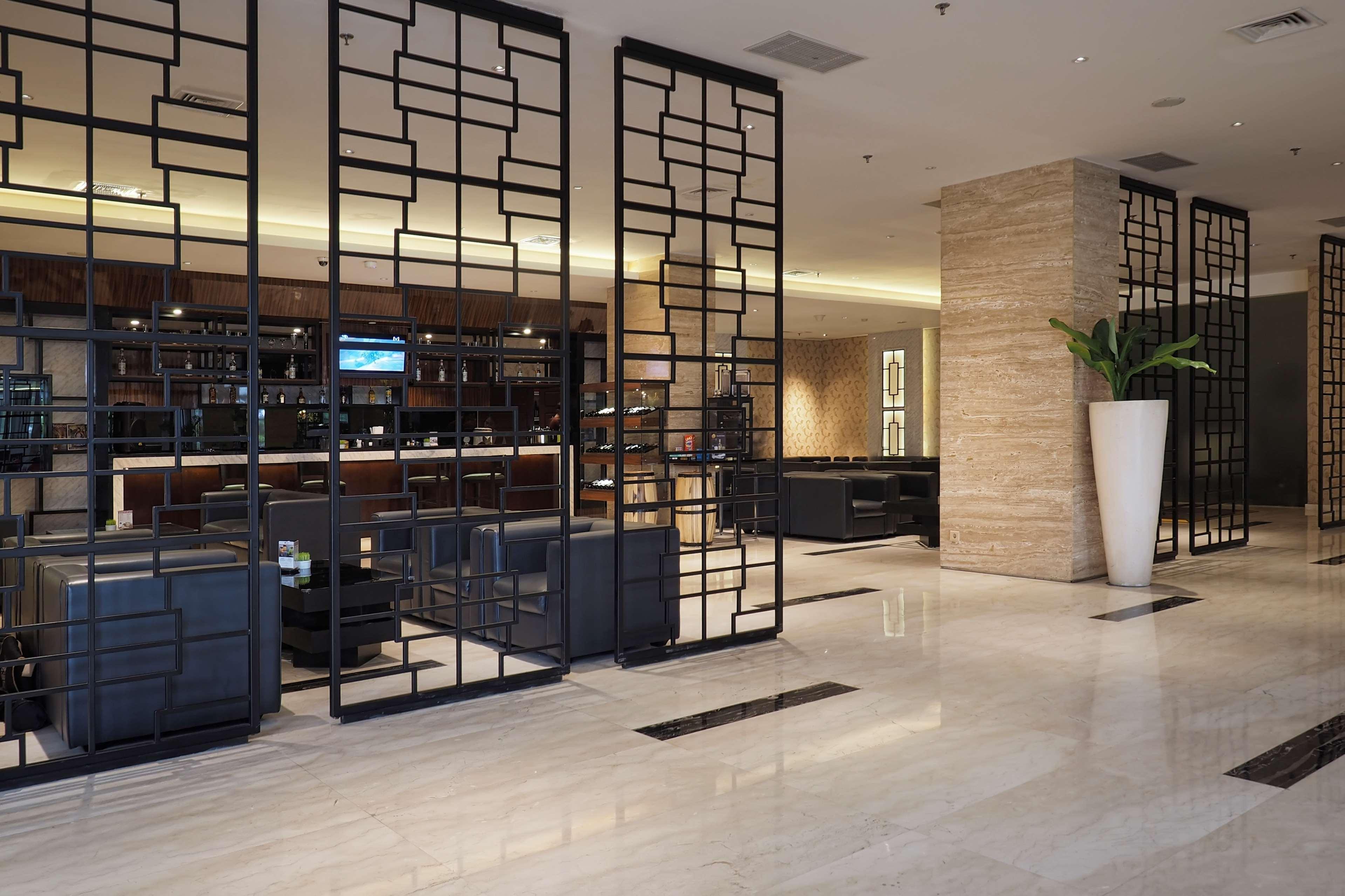 Grand Mercure Solo Baru Esterno foto