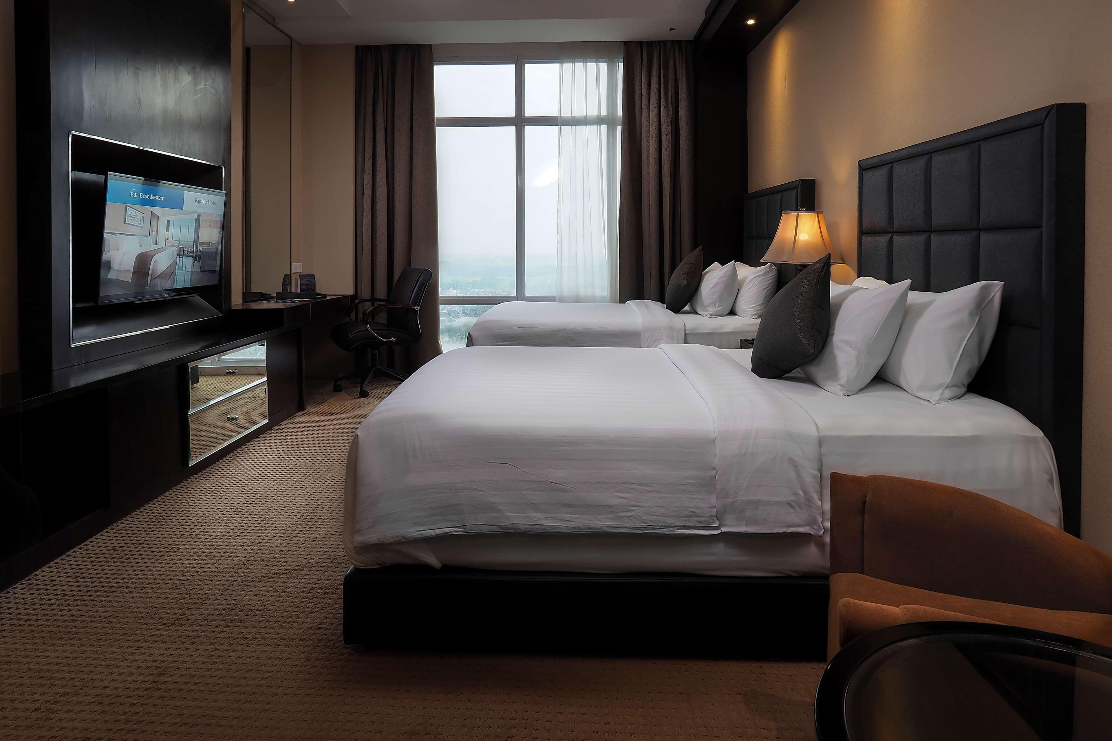 Grand Mercure Solo Baru Esterno foto