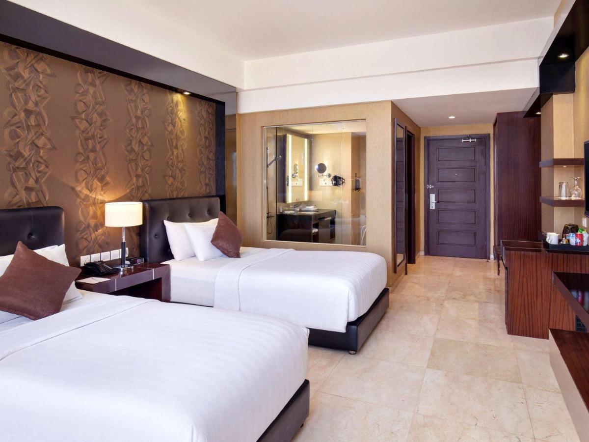 Grand Mercure Solo Baru Esterno foto