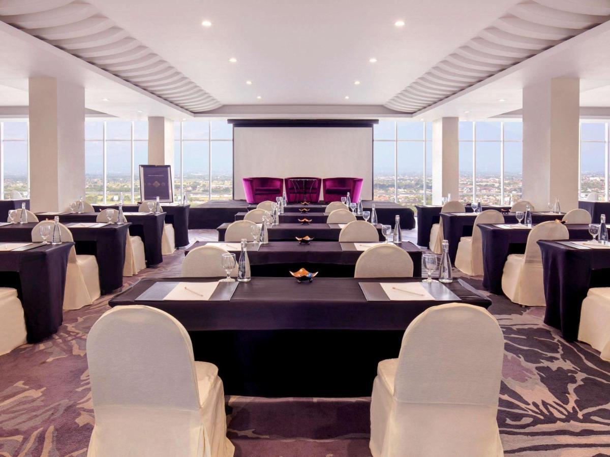 Grand Mercure Solo Baru Esterno foto