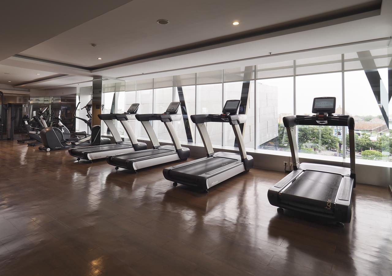 Grand Mercure Solo Baru Esterno foto